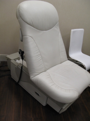 Room C107 Exam Rooms; Midmark 623-008 Exam Chair