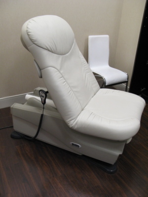 Rooms C110/11/12 Exam Rooms; Midmark 625-395121 Leather Exam Chair