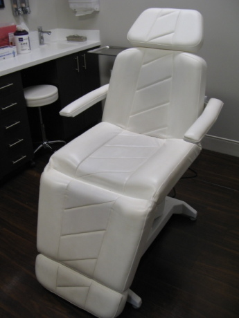 Lemi Motorized Leather Exam Chair (No model # visible)