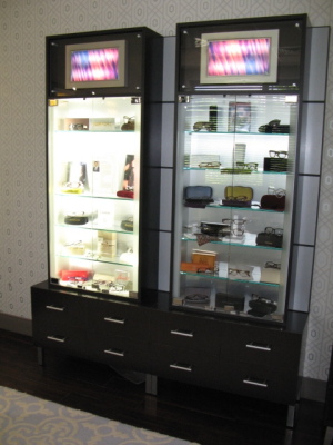 Lighted wall cases and display cases - NOTE IN PHOTO: We are only selling the wall and display cases--EYEWARE IS NOT INCLUDED. - 3