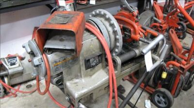 Rigid electric pipe threader m/n 300 compact with stand *** PLEASE NOTE: This lot is offered subject to bulk bid offer on lot 118 - 2